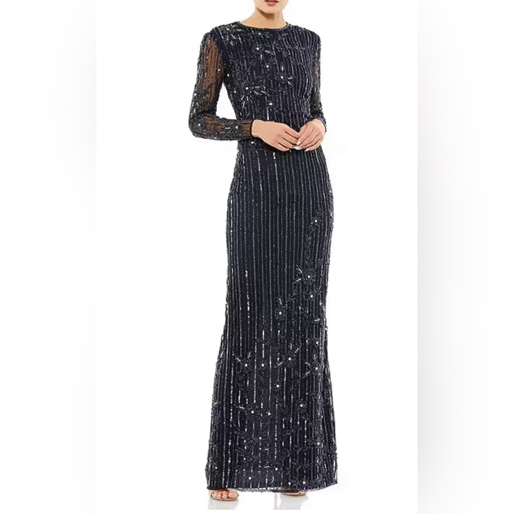 NWT Mac Duggal Embellished Blue Long sleeve beaded Gown - Size 4🦋